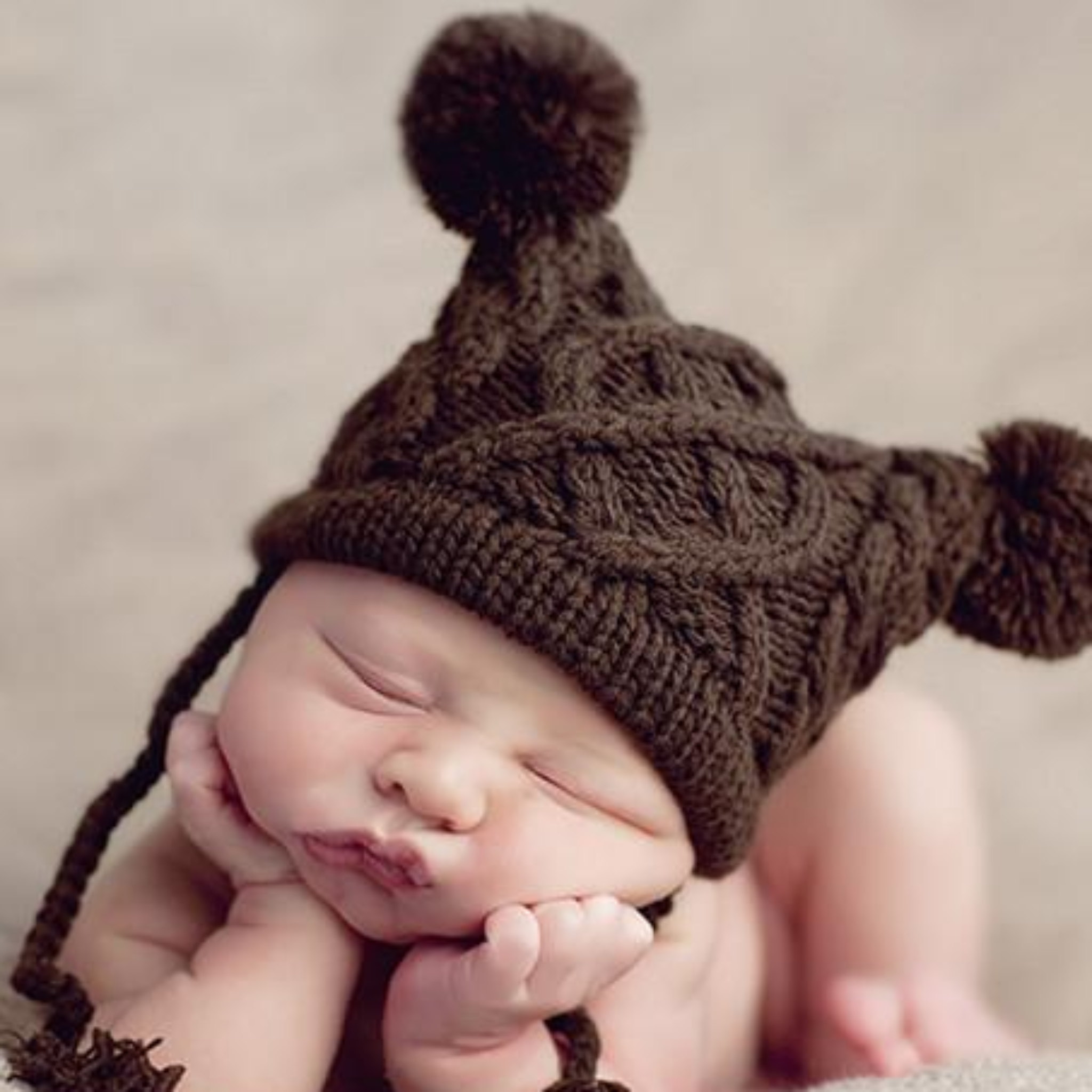 Quinn Pom Hat