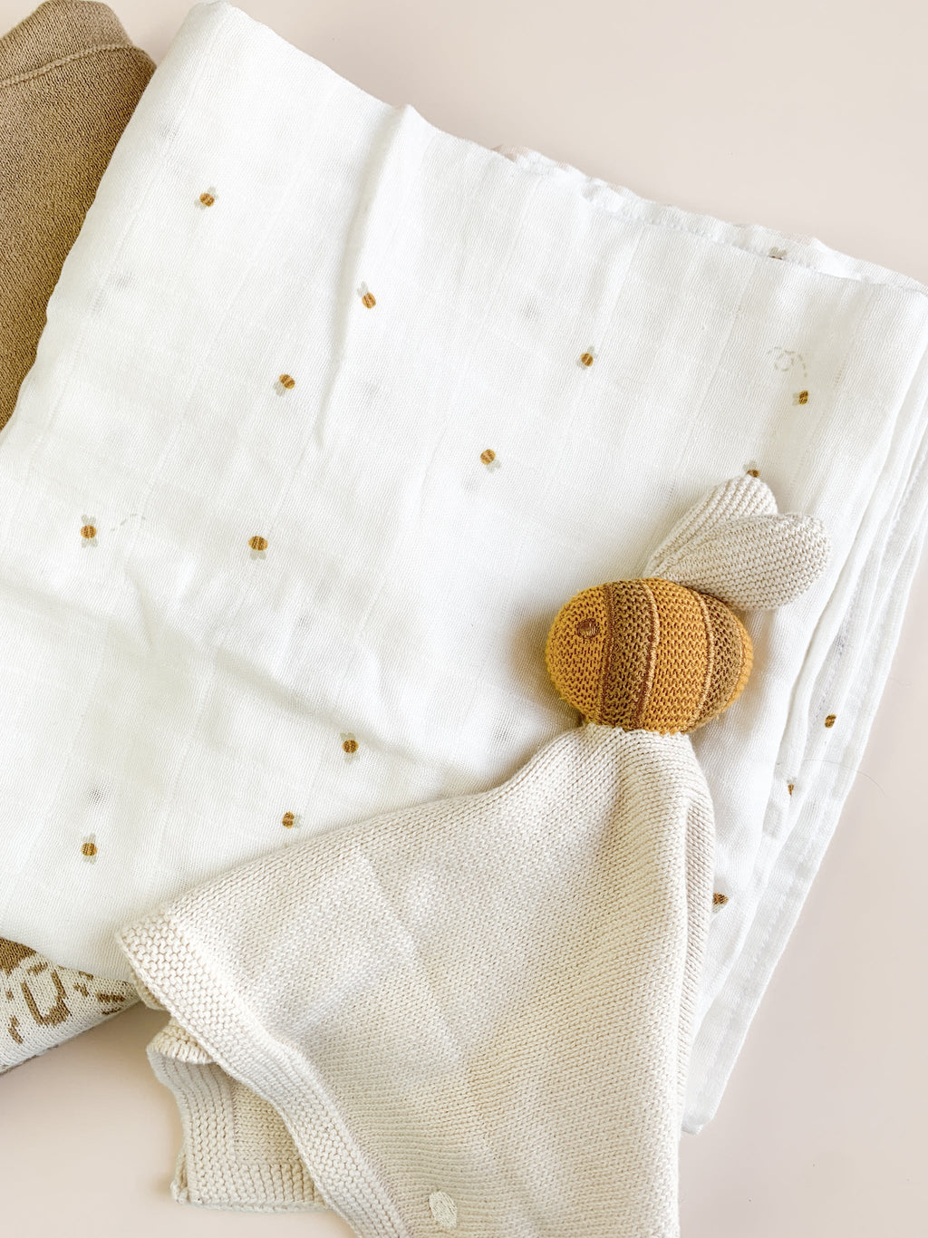 Muslin Bee Swaddle