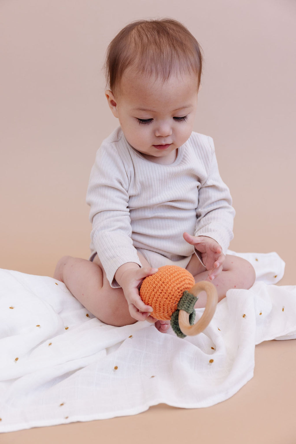 Muslin Bee Swaddle